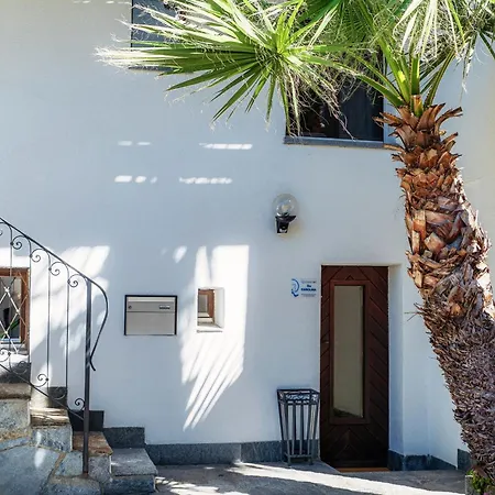 Da Carolina By Quokka 360 - Room Near Bellinzona Hospital Exterior photo